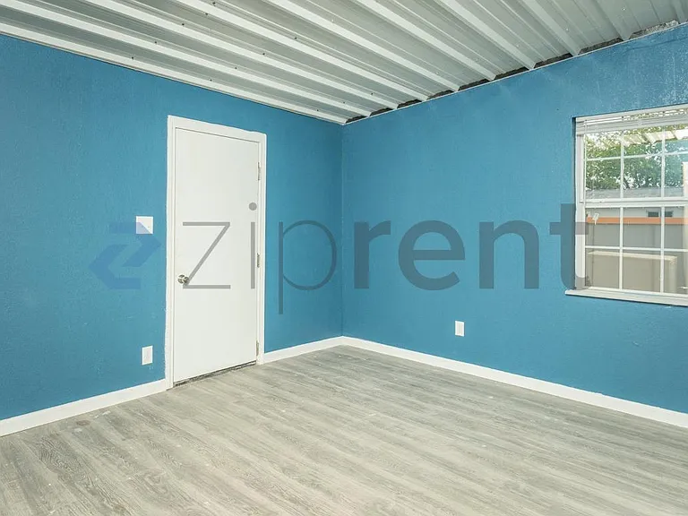 1411 Sanco St — Photo 15