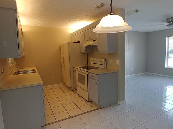 2nd image of 148 Nw Magnolia Lakes Blvd