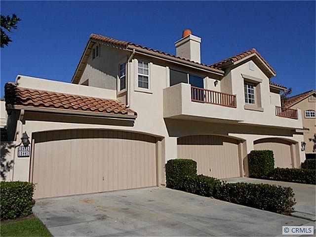 Unit above garage, no one above or below