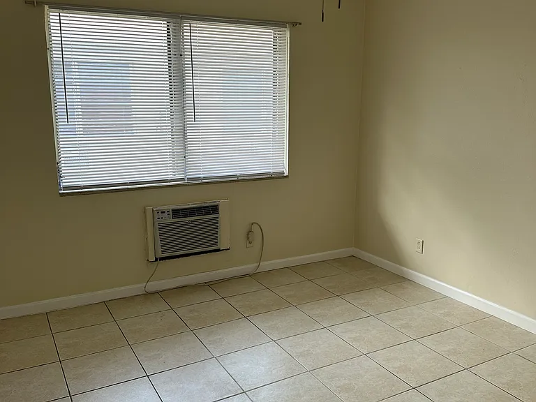 13230 NE 6th Ave #2 — Photo 6