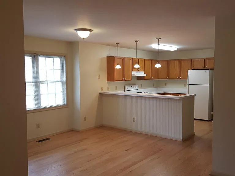 1417 Burgess Ln #B — Photo 5