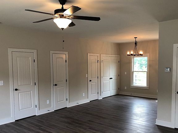 3rd image of 185 Highlands Hill Drive