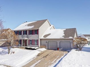 318 Bonnie Rd, Cottage Grove, WI 53527