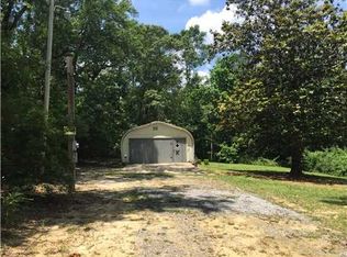 2401 Cedarwood Rd, Moss Point, MS 39562