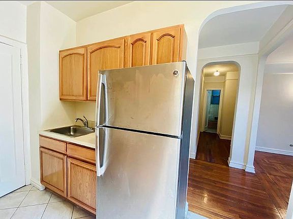 4th image of 40-39 48th St #C1