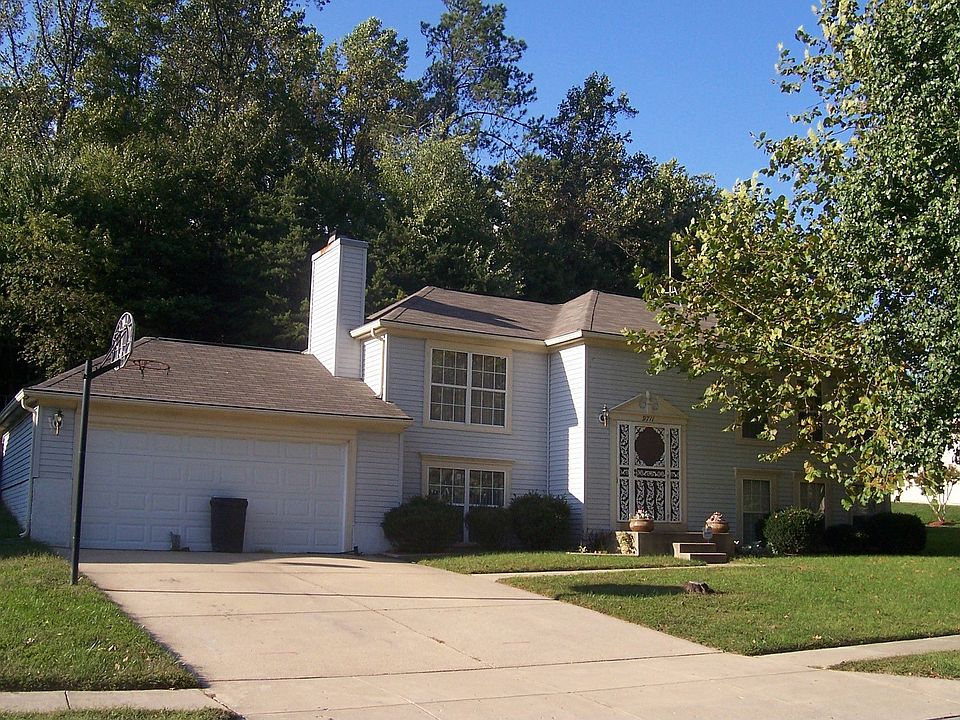 Wonderful Split Foyer!
