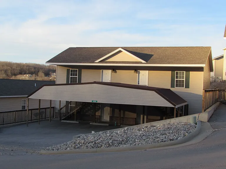 16572 Hunters Ridge Ln — Photo 1