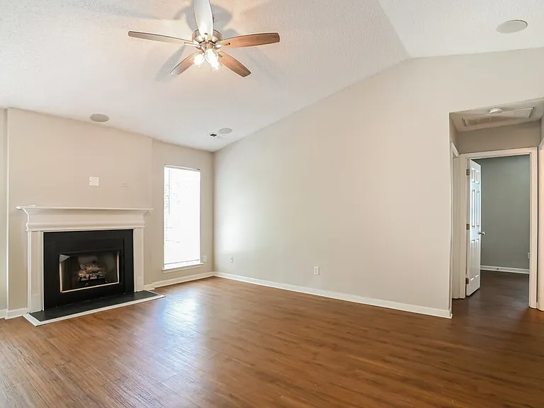 9928 Peppermint Ln — Photo 4
