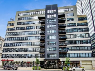 130 S Canal St APT 205, Chicago, IL, 60606