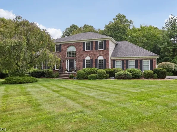 2 Stratford Dr, Randolph Twp., NJ 07869