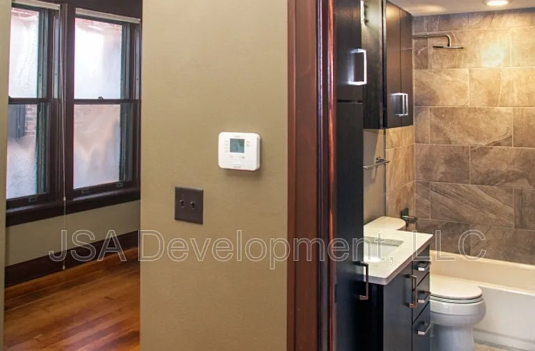 611 Sycamore St #302 — Photo 2