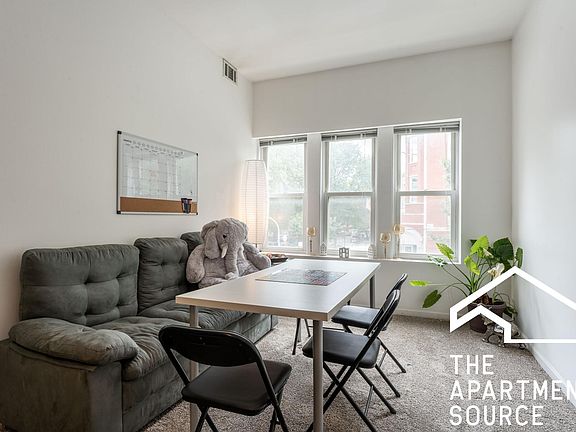 5th image of 2958 N Hoyne Ave
