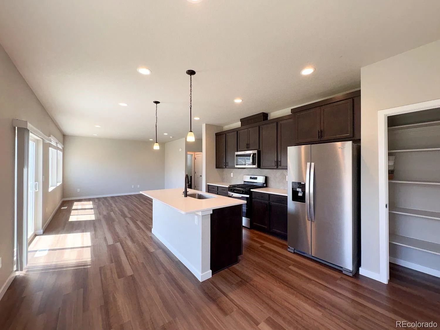 4 bed, 2.5 bath, 1564 sqft, $2,150 — Photo 2
