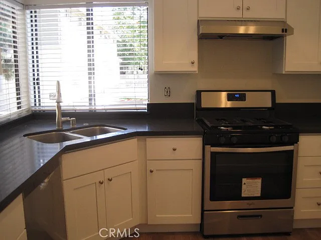 2577 Plaza Del Amo — Photo 2