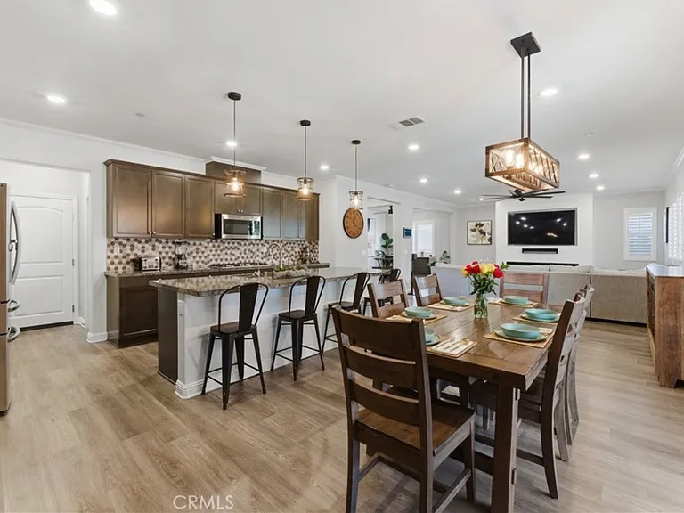 27433 Saginaw Dr — Photo 8