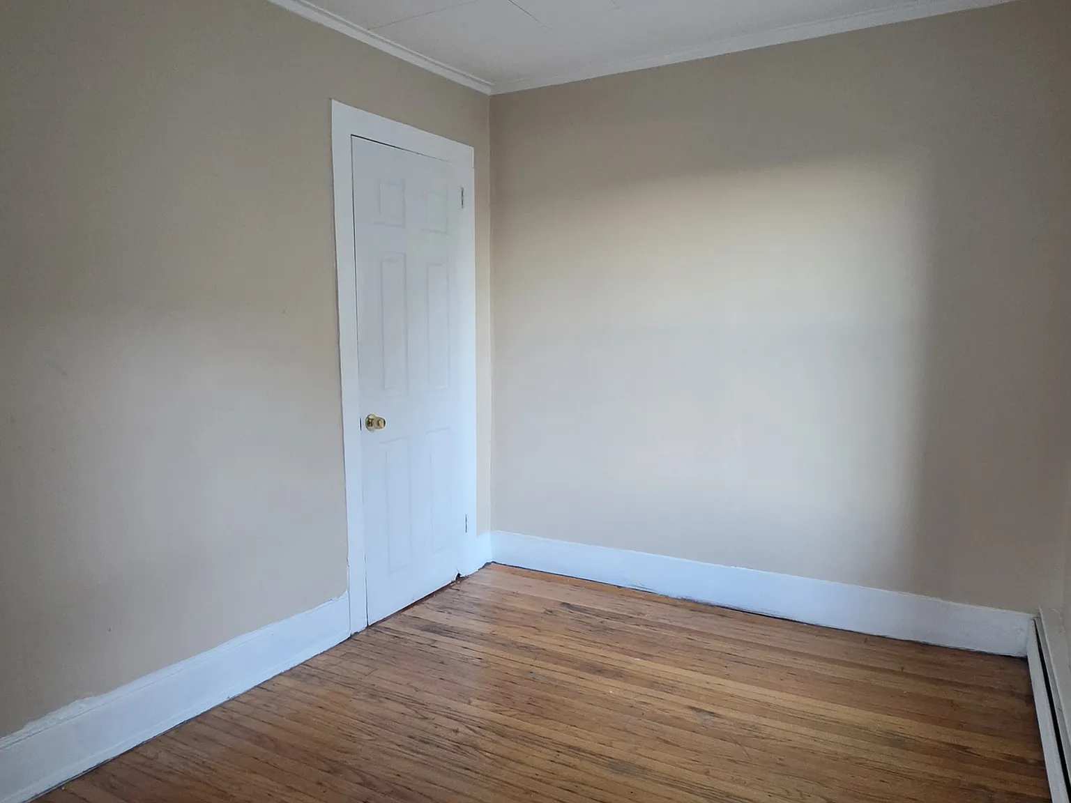 1 bed, 750 sqft, $1,300 — Photo 3