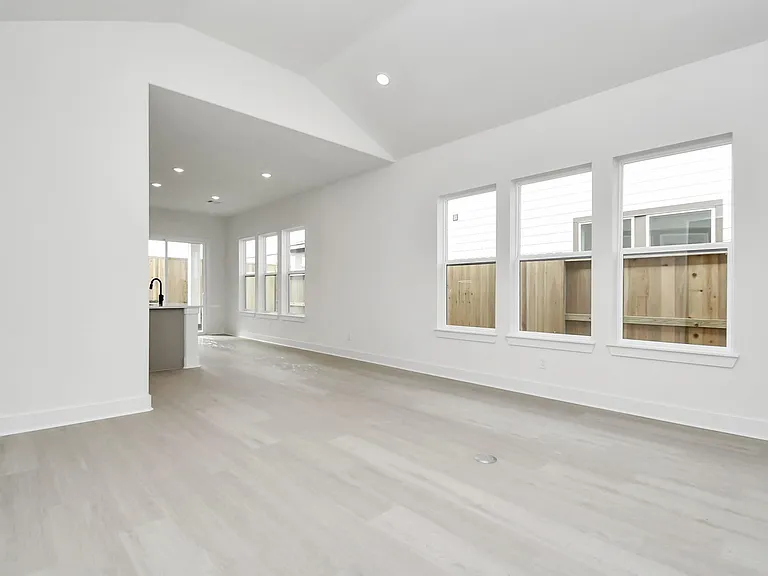 4352 Avron Dr — Photo 7