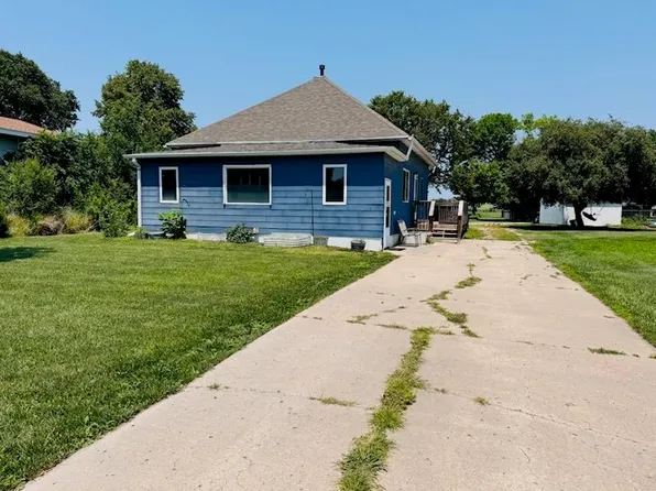 662 Cedar St, Arapahoe, NE 68922