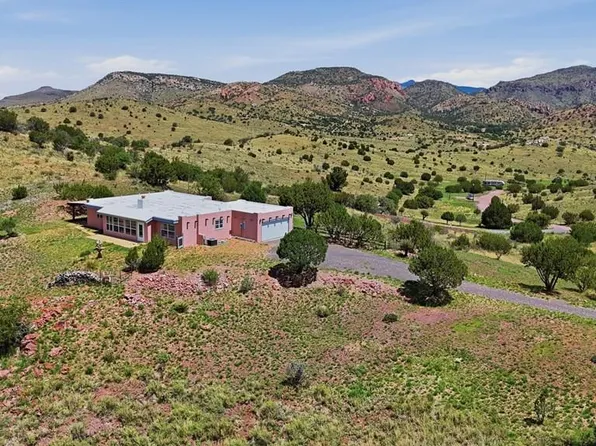 215 Warbonnet Rd, Fort Davis, TX 79734