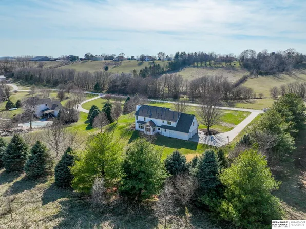 1255 Kameo Dr, Omaha, NE 68122