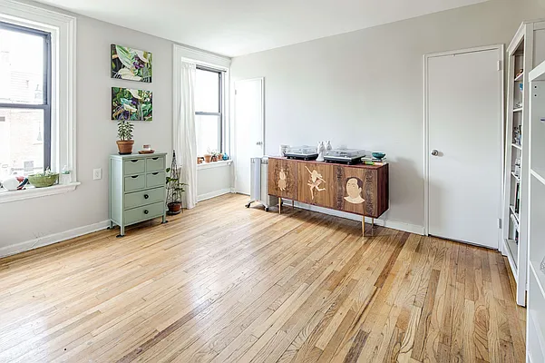 Rented by Warburg | media 14