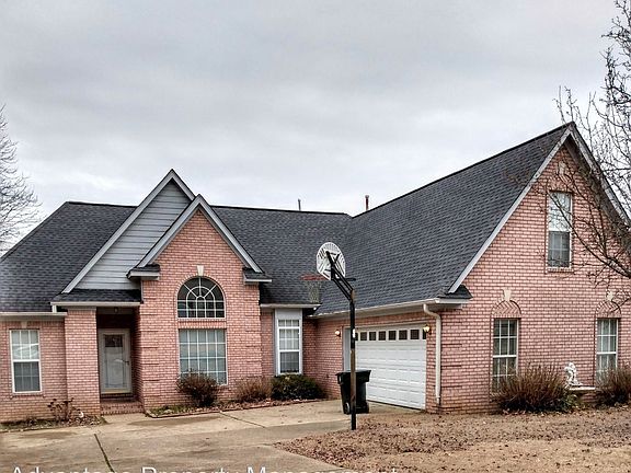 2nd image of 2747 Surrey Park Dr