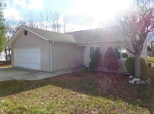 7 N View Ter, North Providence, RI 02911