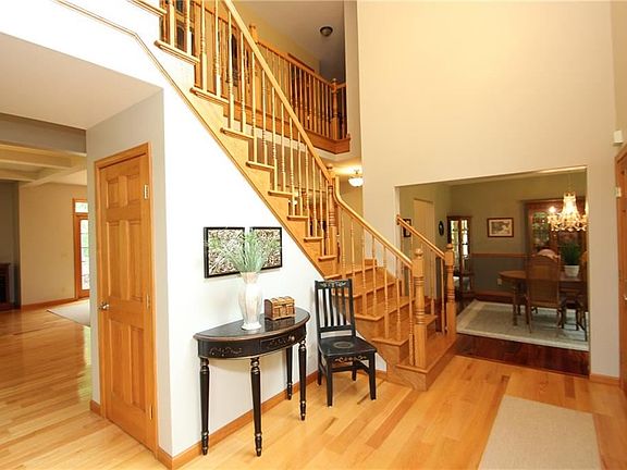2nd image of 1844 Hickory Ln