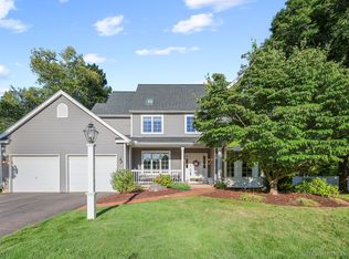 4 Orchard Farms Ln, Avon, CT 06001