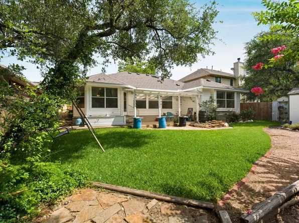 810 Hilltop Dr, Leander, TX 78641