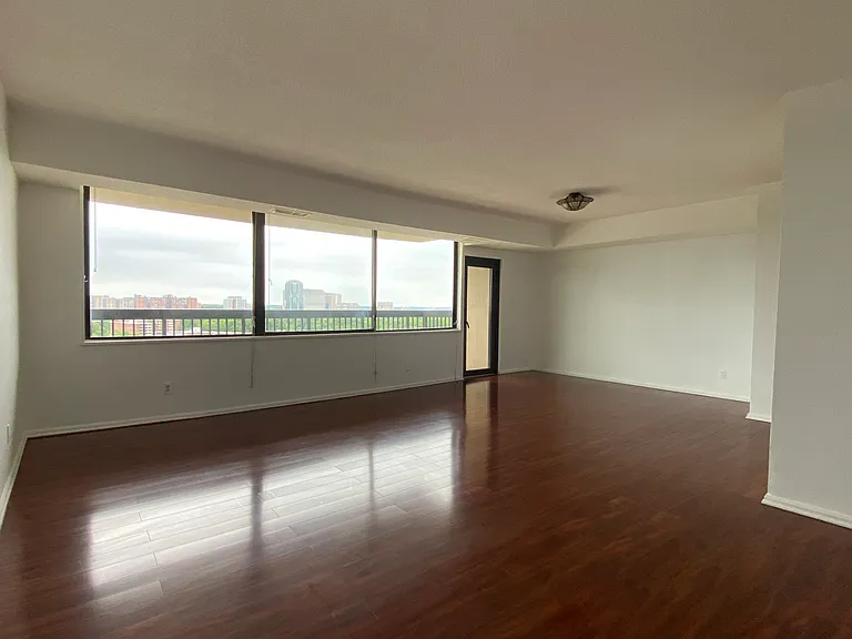 3713 George Mason Dr #1401 — Photo 3