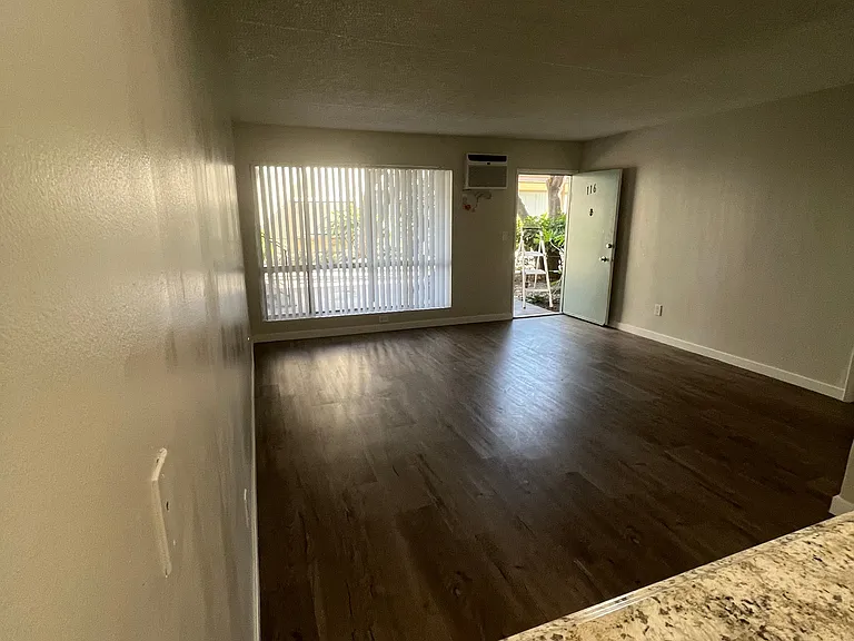 VILLA SANTA FE APARTMENTS — Photo 23