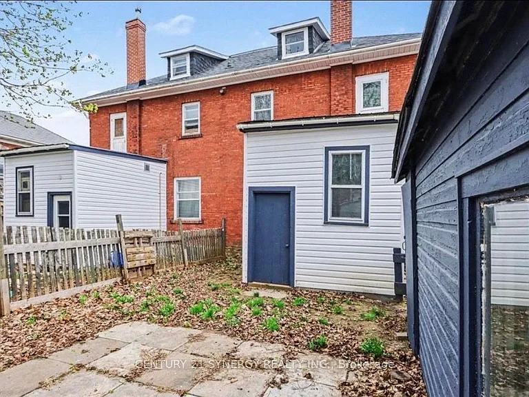 51 McGill St N — Photo 14