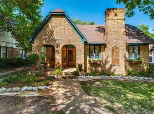 1323 S Montreal Ave, Dallas, TX 75208