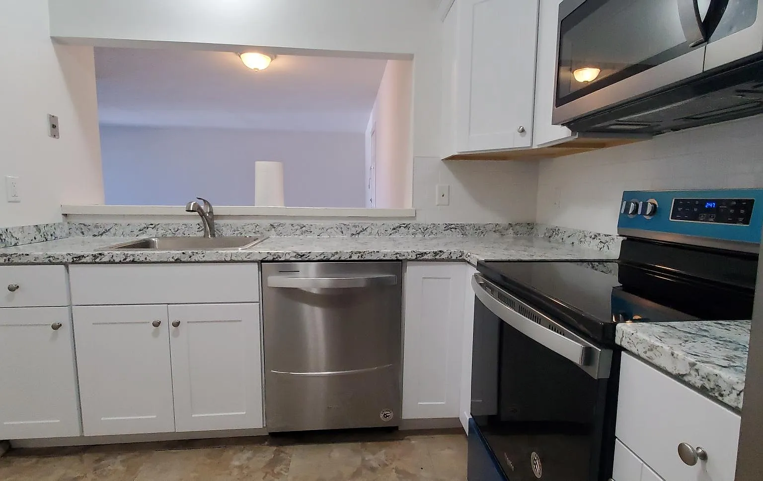 2 bed, 806 sqft, $2,150 — Photo 3