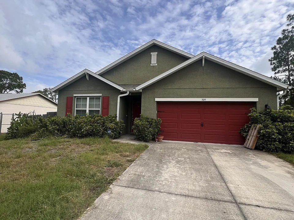 309 Cactus St SE