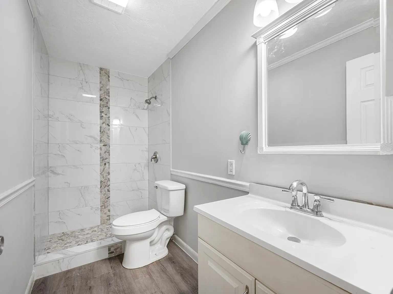 4 bed, 3.0 bath, 2000 sqft, $724 — Photo 3