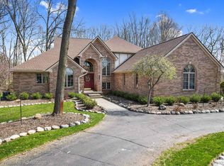8597 Pebble Creek Dr, Pinckney, MI