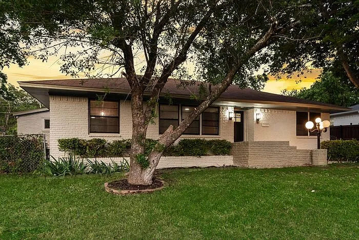 5 bed, 3.0 bath, 3016 sqft, $3,000 — Photo 1