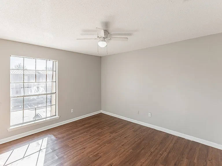 1321 Towerview Street-09