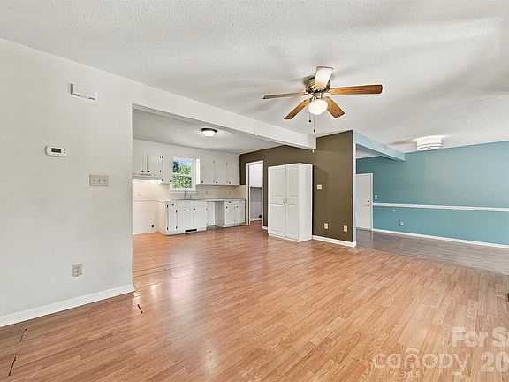 5th image of 425 Heritage Farm Rd