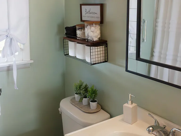 21 Hannum St #1/2 — Photo 9
