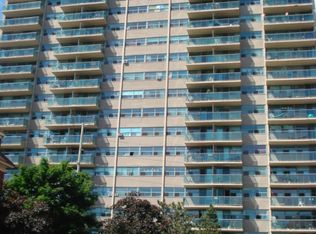 52 Bayswater Ave #1807, Ottawa, ON K1Y4K3
