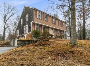 13 Sleepy Hollow Dr, Plymouth, MA 02360