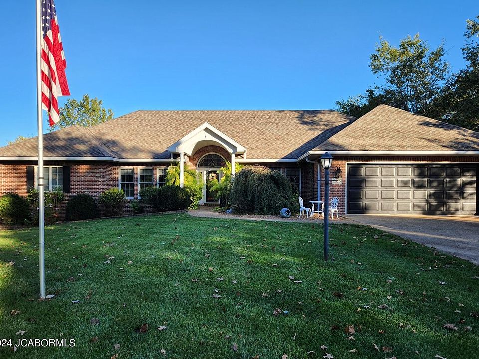 1st image of 2915 Foxdale Dr