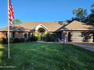 2915 Foxdale Dr, Jefferson City, MO 65109