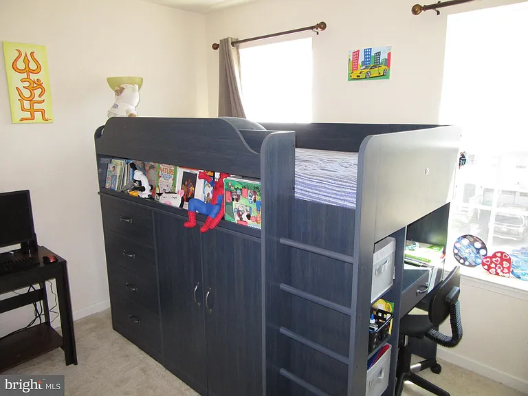544 Liam Pl — Photo 18