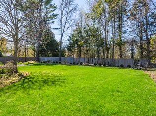 75 Bennett Ave, Huntington Station, NY
