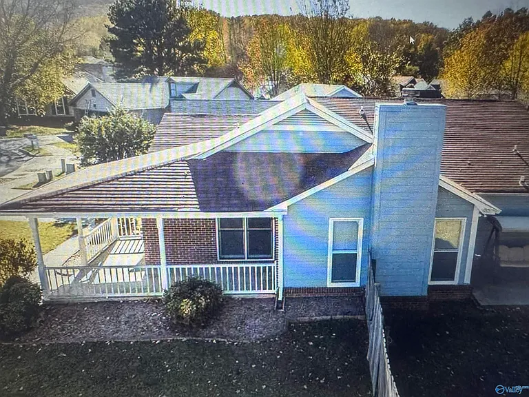 103 Tess Cir NE — Photo 2