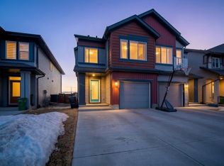 2054 Price Lndg SW, Edmonton, AB T6W 3P8